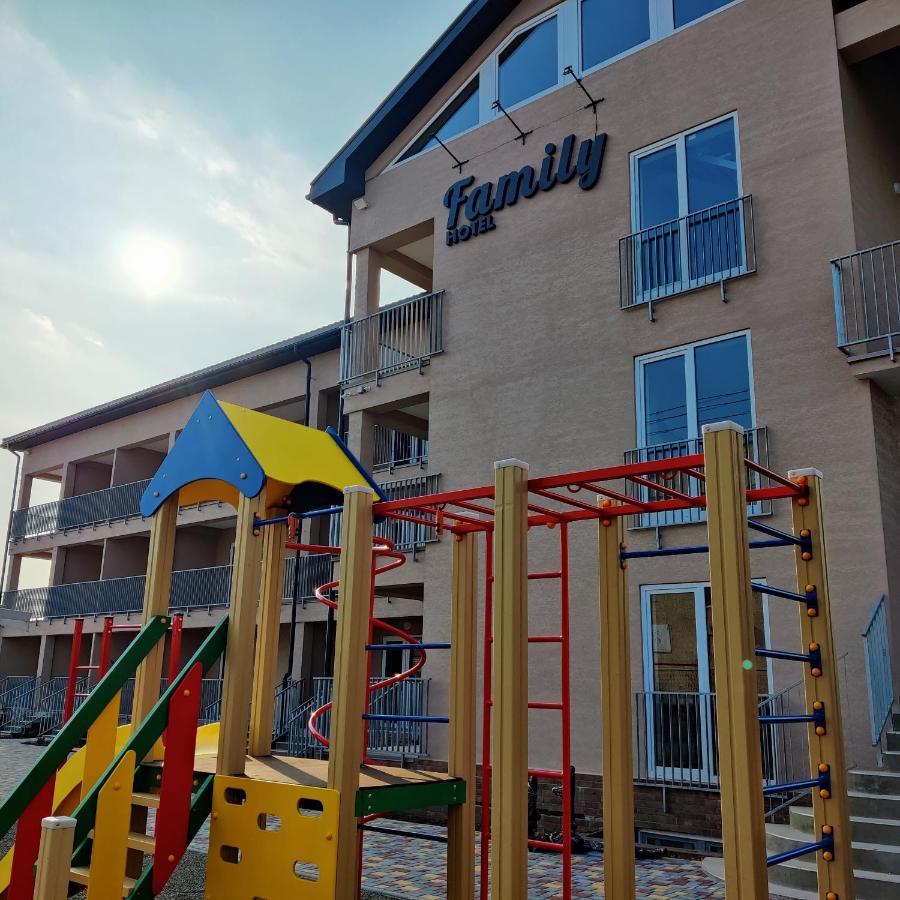 Family Hotel Грибовка Экстерьер фото