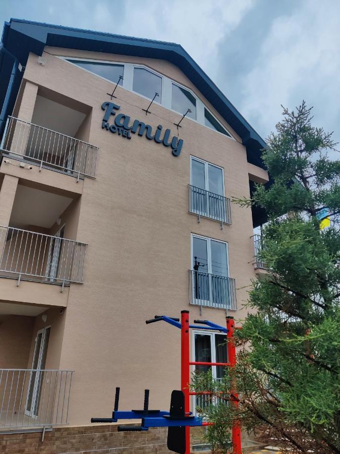 Family Hotel Грибовка Экстерьер фото